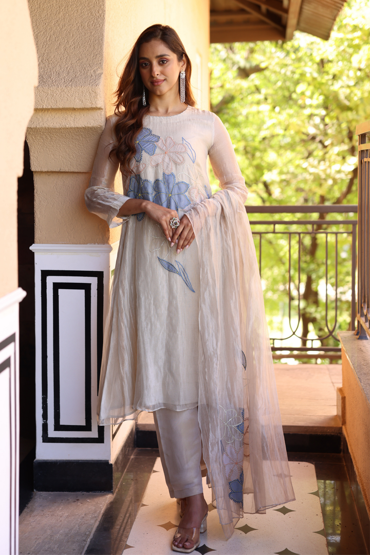 Tissue Suit Set with Applique and Thread work.