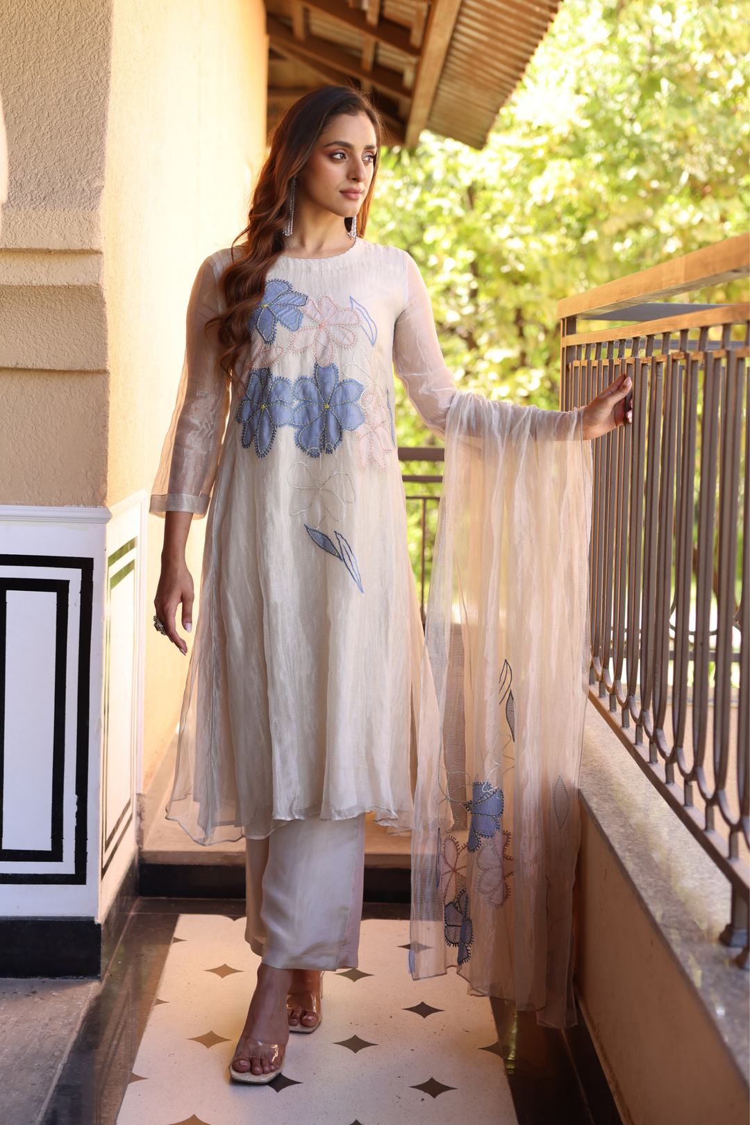 Tissue Suit Set with Applique and Thread work.