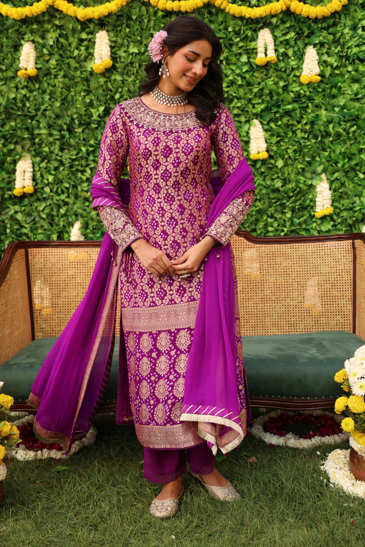 Pure Zari bandhej Suit Set with Gota Patti, Thread, Zari work.