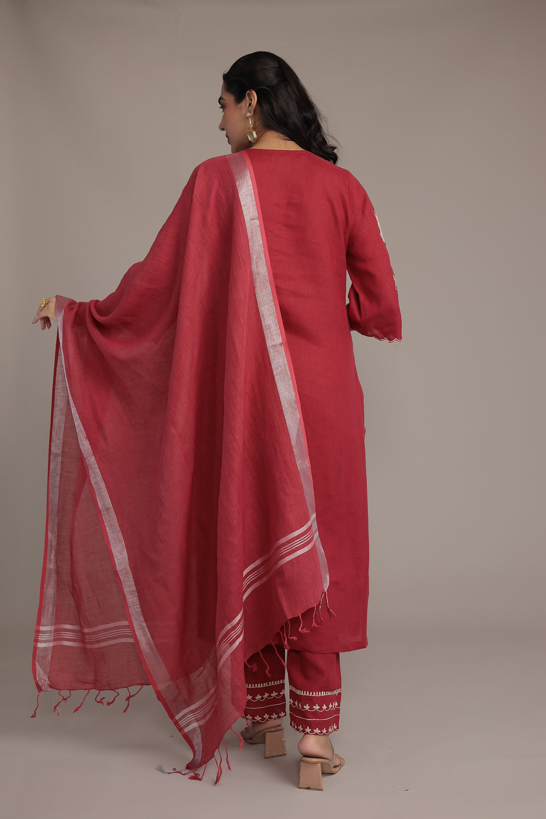 Embroidered Linen Kurta Set Stitched with Zari Border Dupatta