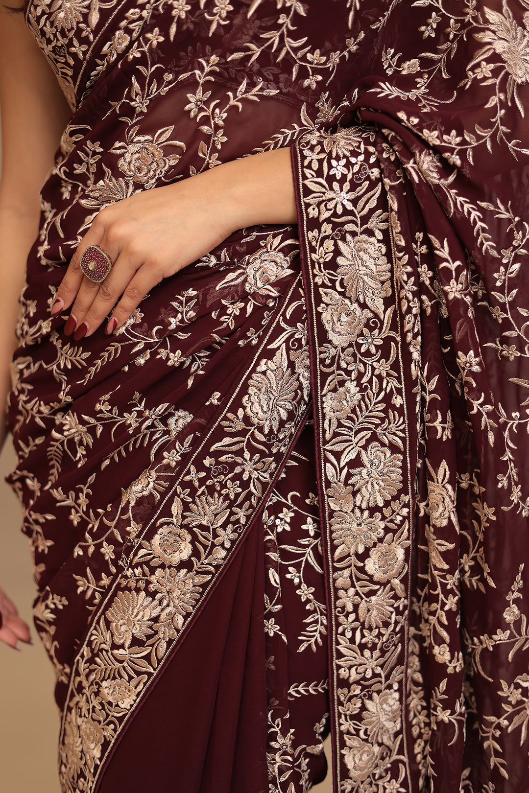 Georgette Saree with Sequins, Thread work.