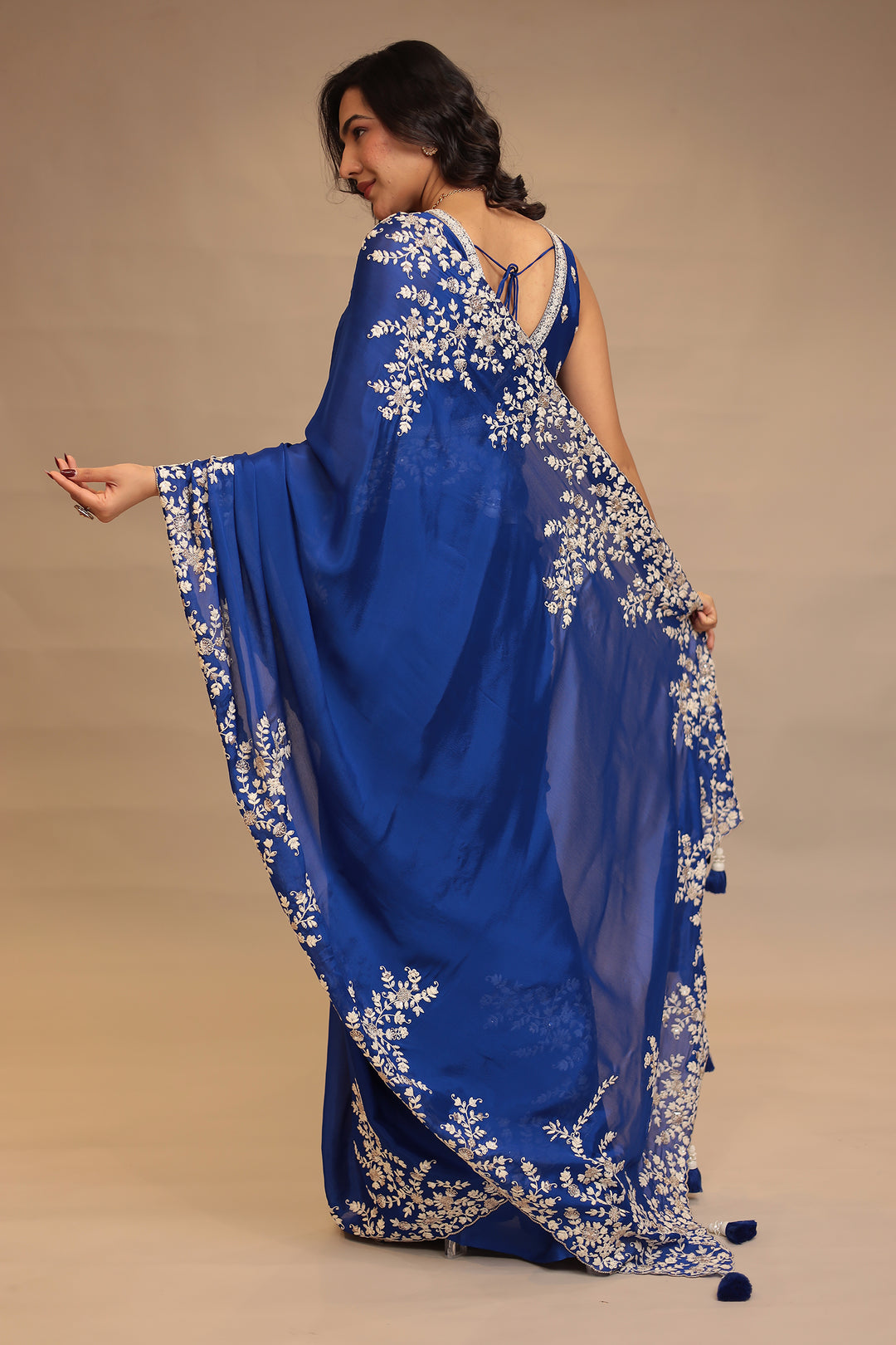 Chinon Saree with Sequins, Thread work