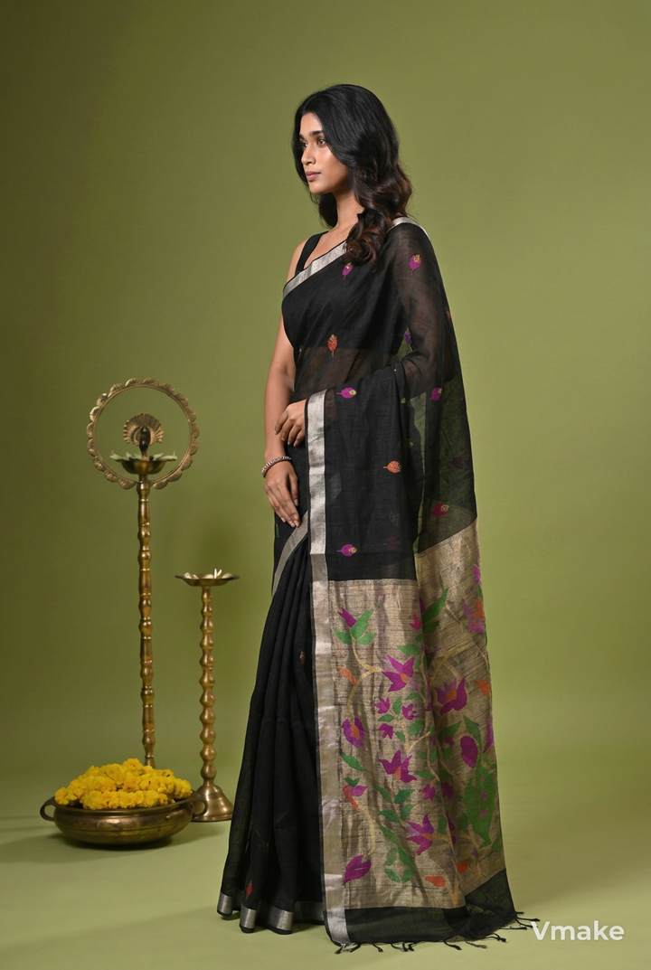 lenin Saree  with Thread work.