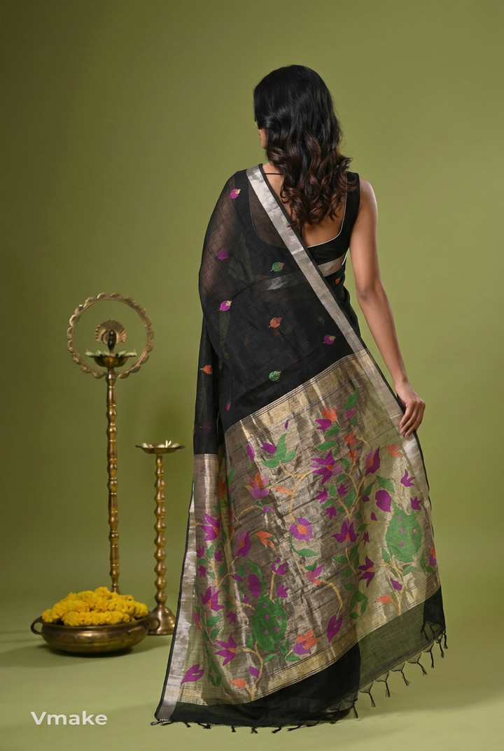 lenin Saree  with Thread work.