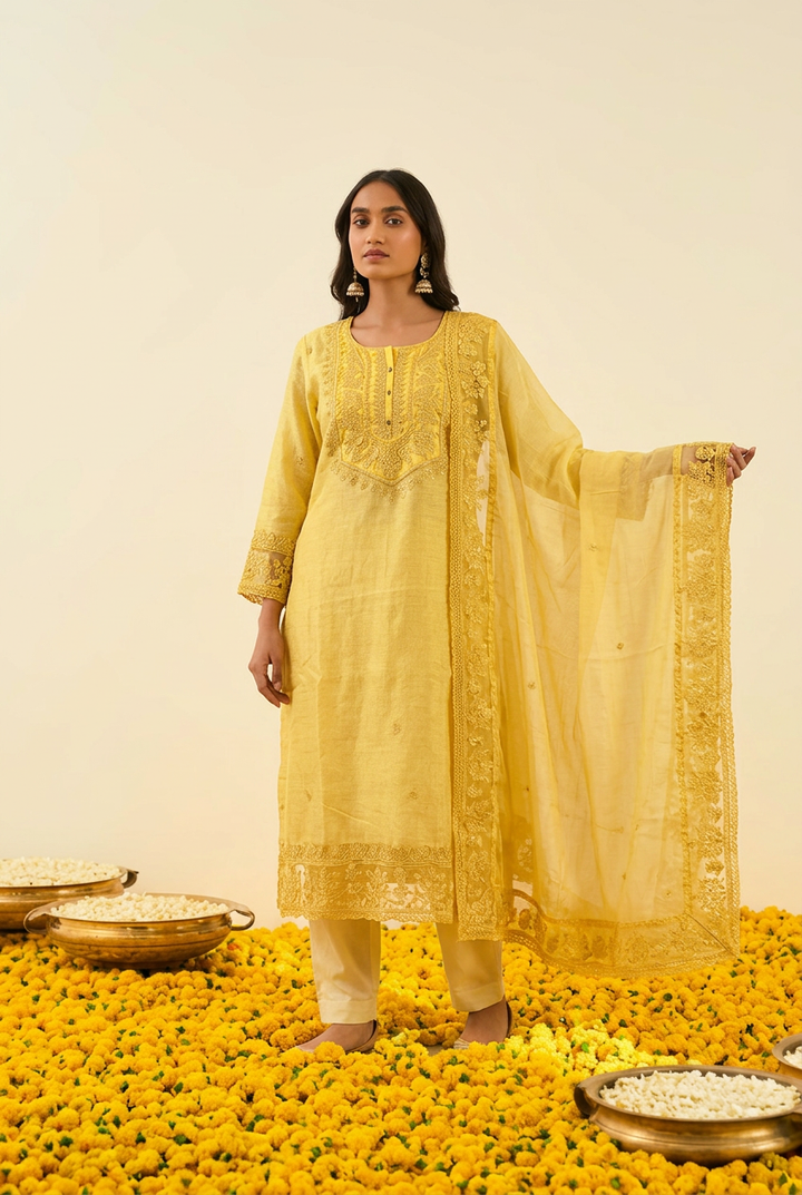Lenin Kurta  with Thread work.