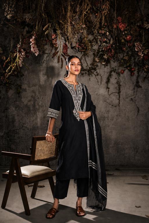 Linen Suit with Sequins, Thread work.