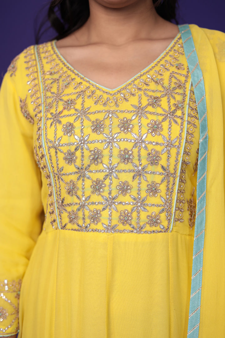 Indian Wear, Suits Sets, Suit Set, Suit, Stylist Kurta set, Suits for Wedding, Branded Kurta Sets, Zari Suits, Womesn Wear, Ethnic Wear, Traditional Wear