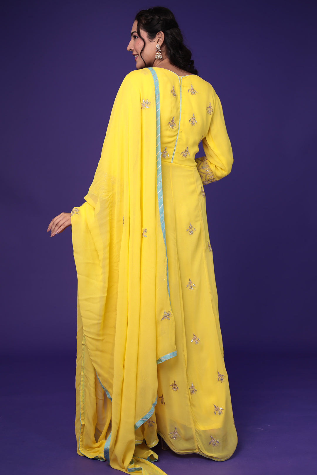 Indian Wear, Suits Sets, Suit Set, Suit, Stylist Kurta set, Suits for Wedding, Branded Kurta Sets, Zari Suits, Womesn Wear, Ethnic Wear, Traditional Wear