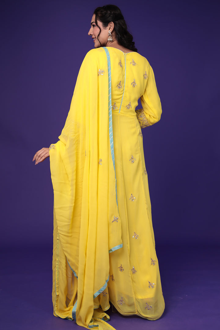 Indian Wear, Suits Sets, Suit Set, Suit, Stylist Kurta set, Suits for Wedding, Branded Kurta Sets, Zari Suits, Womesn Wear, Ethnic Wear, Traditional Wear