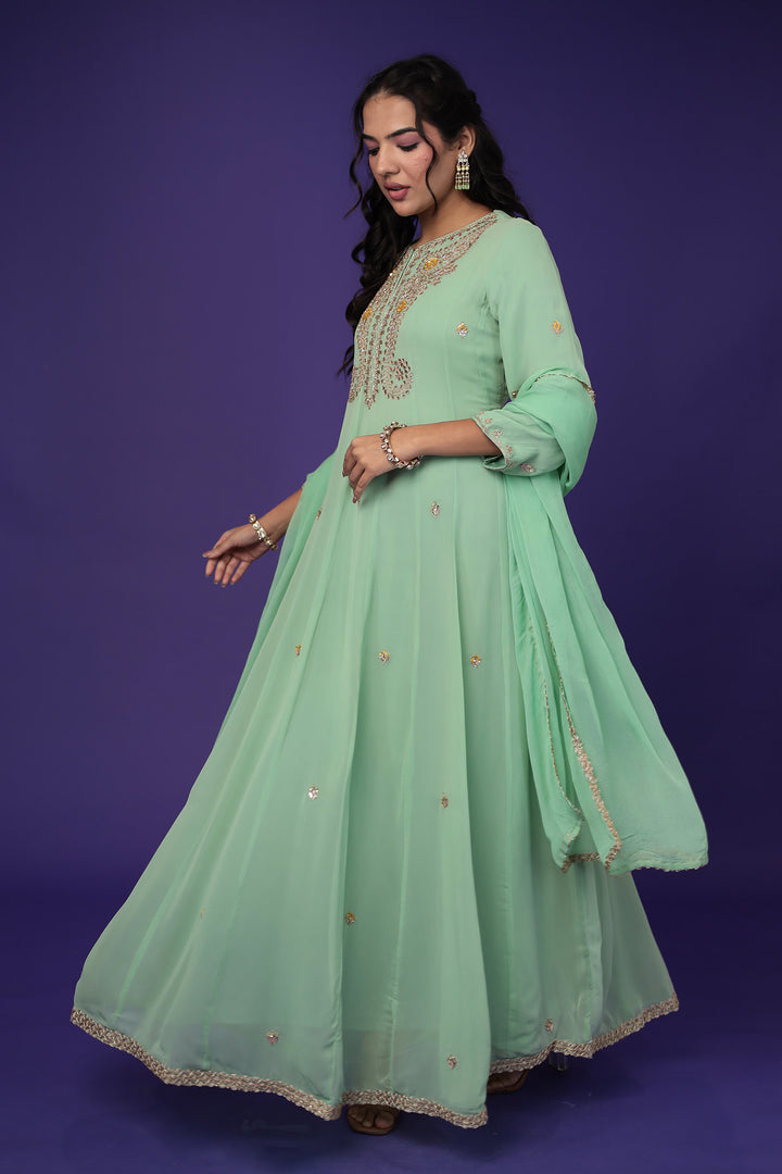 Indian Wear, Suits Sets, Suit Set, Suit, Stylist Kurta set, Suits for Wedding, Branded Kurta Sets, Zari Suits, Womesn Wear, Ethnic Wear, Traditional Wear
