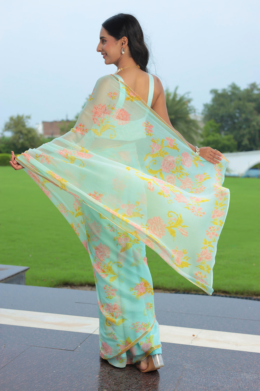 Chiffon Saree  with Printed, Zari border work.