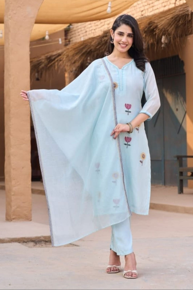 Mul chanderi Kurta with Thread work.